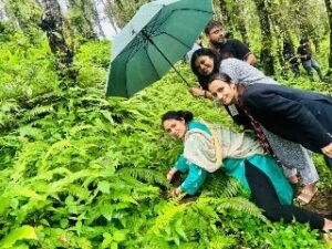 नैनीताल10अगस्त*बारिश भी नहीं रोक पाई ईको योद्धाओं को, बारिश में ही लगाए 100 पौधे