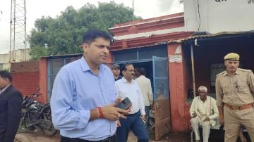 चित्रकूट10अगस्त24*रजिस्ट्री विभाग में दलालों के जमावड़ा का मामला , DM ने मामले का लिया संज्ञान ,