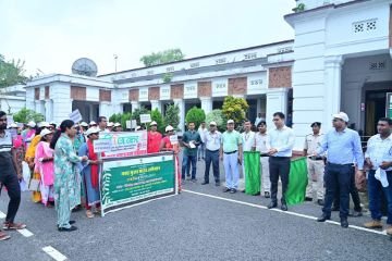 मोतिहारी12अगस्त24*मोतिहारी में 150 जीविका की दीदी को पूर्वी चम्पारण को नशा मुक्त बनाने हेतु शपथ ग्रहण कराया गया ।