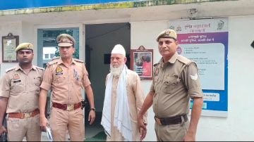 कानपुर नगर12अगस्त24*ग्वालटोली में 7 साल की बच्ची से रेप का प्रयास करने वाला 70 वर्षीय मौलाना गिरफ्तार कानपुर नगर12अगस्त24*ग्वालटोली में 7 साल की बच्ची से रेप का प्रयास करने वाला 70 वर्षीय मौलाना गिरफ्तार
