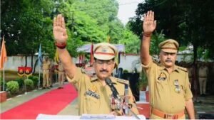 बाराबंकी15अगस्त24* SP दिनेश सिंह ने पुलिस लाइन में किया ध्वजारोहण