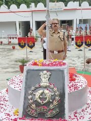 कौशाम्बी15अगस्त24*78वें स्वतंत्रता दिवस पर एसपी बृजेश कुमार श्रीवास्तव ने पुलिस लाइन में किया ध्वजारोहण*