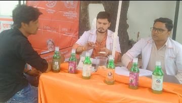 मथुरा15अगस्त24*जेनेरिक फार्मेसी द्वारा78वे स्वतंत्रता दिवस पर लगाया फ्री स्वास्थ्य चेकअप कैंप