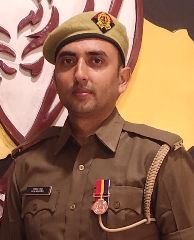 प्रतापगढ़16अगस्त24*सिल्वर मेडल से सम्मानित हुए एसटीएफ प्रयागराज के उदय प्रताप सिंह।*