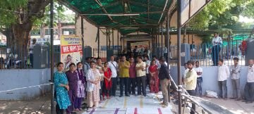 भागलपुर17अगस्त24*कोलकाता में महिला चिकित्सक हत्या मामले में मायागंज अस्पताल में डॉक्टर ने किया प्रदर्शन*