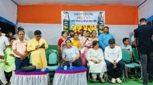 कूचबिहार18अगस्त24*इस नृशंस हत्या के खिलाफ तृणमूल कांग्रेस ने विरोध प्रदर्शन किया और दोषियों को फांसी देने की मांग की.