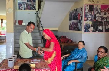 कौशाम्बी19अगस्त24*बृद्धजन आश्रम में धूमधाम से मनाया गया रक्षाबंधन*