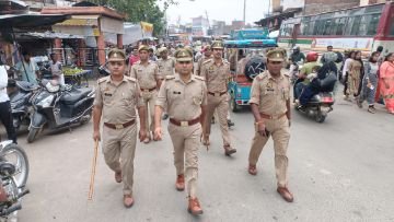 सहारनपुर19अगस्त24*सहारनपुर पुलिस सुरक्षा व्यवस्था को लेकर अलर्ट*रक्षा बंधन को लेकर पुलिस टीम की पैदल गश्त* सहारनपुर19अगस्त24*सहारनपुर पुलिस सुरक्षा व्यवस्था को लेकर अलर्ट*रक्षा बंधन को लेकर पुलिस टीम की पैदल गश्त*