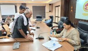 रीवां म0प्र020अगस्त24*जन सुनवाई में 56 आवेदनों में हुई सुनवाई*