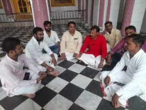 अयोध्या23अगस्त24*तीर्थपुरोहित समाज के लोगों ने नेपाल बस हादसे पर जताये शोक,