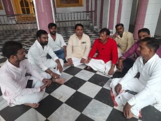 अयोध्या23अगस्त24*तीर्थपुरोहित समाज के लोगों ने नेपाल बस हादसे पर जताये शोक,