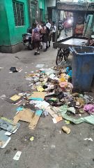 मथुरा26अगस्त2024* मथुरा के वार्ड 42 क्षेत्र में गंदगी का दृश्य