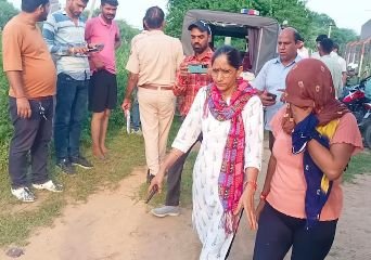 जयपुर26अगस्त24*झुंझुनूं खेत में दिन-रात आ रही थी गाड़ियां, ग्रामीणों को हुआ शक, राजस्थान पुलिस ने छापा मारा तो मचा हड़कंप* जयपुर26अगस्त24*झुंझुनूं खेत में दिन-रात आ रही थी गाड़ियां, ग्रामीणों को हुआ शक, राजस्थान पुलिस ने छापा मारा तो मचा हड़कंप*