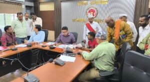 अनूपपुर27अगस्त24*जनसुनवाई में कलेक्टर हर्षल पंचोली एवं जिपं. सीईओ ने लोगों की सुनी समस्याएं