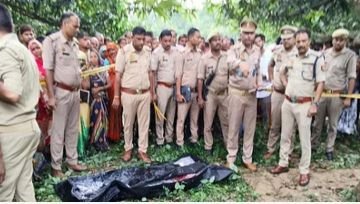 फर्रुखाबाद27अगस्त24*आम के बाग में पेड़ से लटके मिले दो सहेलियों के शव,