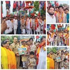 औरैया28अगस्त24*बहुत ही धूमधाम से निकली गोगाजी की विशाल भव्य शोभायात्रा।