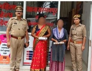 अम्बेडकर नगर29अगस्त24*सन्दीप की हत्या के जुर्म में उसी की 02 प्रेमिकाएं पुलिस की गिरफ्त में।
