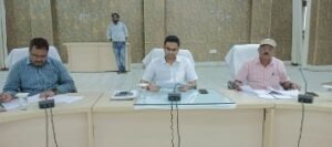 कौशाम्बी31अगस्त24*निर्माण कार्य में रूचि न लेने वाले ठेकेदारों की निविदा समाप्त कर उन्हें किया जाए ब्लैक लिस्टेड --डीएम*