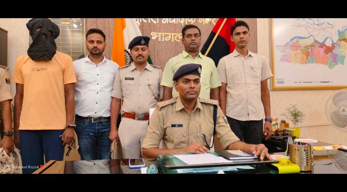 भागलपुर बिहार*पीरपैंती थाना का फरार अभियुक्त तथा 25,000/-रू0 का इनामी दिल्ली से गिरफ्तार। भागलपुर बिहार*पीरपैंती थाना का फरार अभियुक्त तथा 25,000/-रू0 का इनामी दिल्ली से गिरफ्तार।