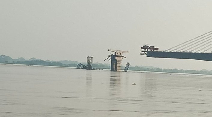 भागलपुर बिहार*17/08/24*तीसरी बार भागलपुर-सुल्तानगंज अगुवानी पुल गंगा नदी में ध्वस्त, 1710 करोड़ की है योजना भागलपुर बिहार*17/08/24*तीसरी बार भागलपुर-सुल्तानगंज अगुवानी पुल गंगा नदी में ध्वस्त, 1710 करोड़ की है योजना