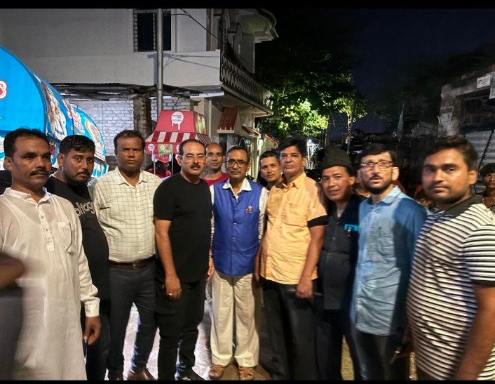 भागलपुर बिहार*२५/०८/२४*बरारी स्थित इमामबाड़े से सिया का आलम निकल गया जो माउंट कार्मल स्कूल के पास कर्बला में पहुंच भारी संख्या में भागलपुर बिहार*२५/०८/२४*बरारी स्थित इमामबाड़े से सिया का आलम निकल गया जो माउंट कार्मल स्कूल के पास कर्बला में पहुंच भारी संख्या में