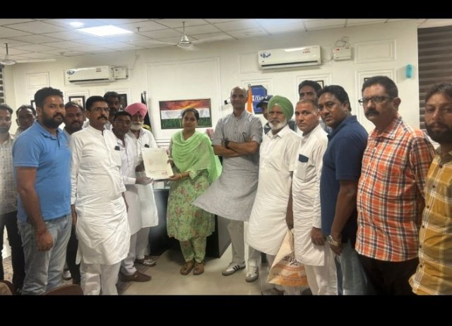 पंजाब 18 सितम्बर 2024* भूमिगत जलभराव की समस्या के संदर्भ में विधायक संदीप जाखड़ ने की जिला उपायुक्त से मुलाकात