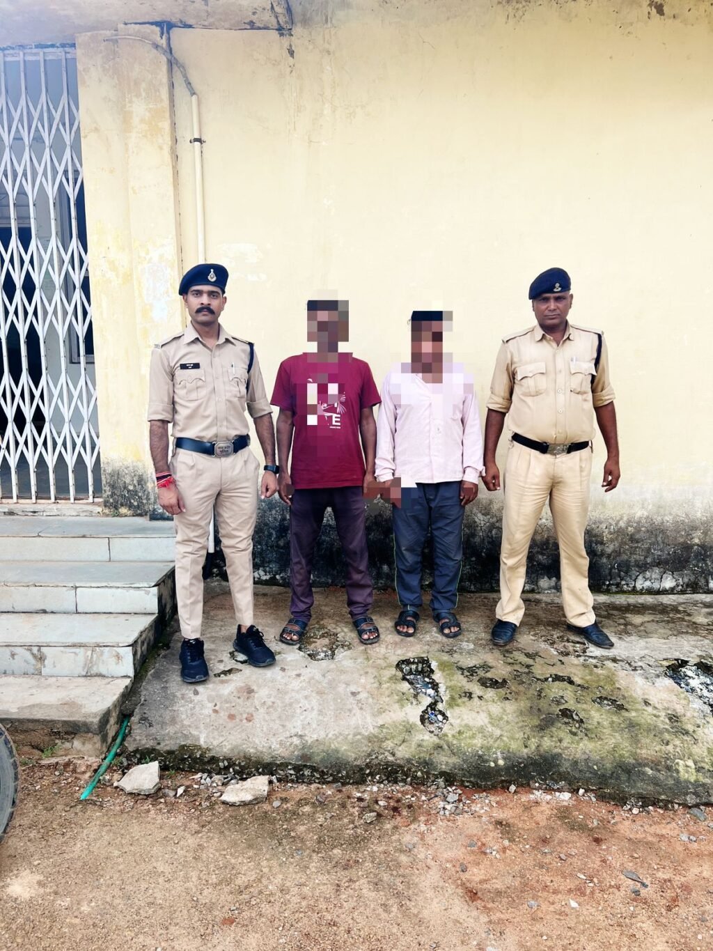 अनूपपुर 01 सितम्बर 24* चौकी फुनगा से ०२ गिरफ़्तारी वारंटी पकड़ कर तामील किए गए अनूपपुर 01 सितम्बर 24* चौकी फुनगा से ०२ गिरफ़्तारी वारंटी पकड़ कर तामील किए गए