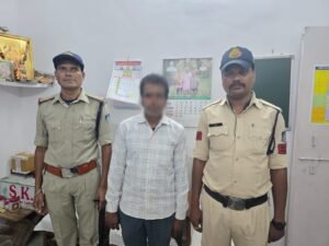 अनूपपुर 21 सितम्बर 24*शासकीय हाईस्कूल पिपरिया के नजदीक अवैध शराब विक्रय की शिकायत पर कोतवाली पुलिस द्वारा की गई कार्यवाही