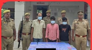 हरदोई01सितम्बर24*पिहानी व मझिला पुलिस की संयुक्त कार्रवाई में पकड़े गए शातिर चोर , बरामद हुए वाहन, नकदी व आभूषण