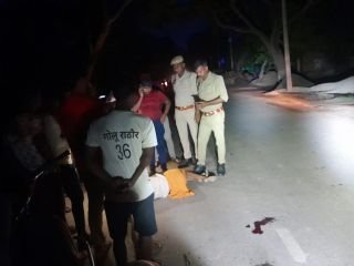 हरदोई01सितम्बर24*पिहानी/सआदत नगर में चौराहे के छुन्नू महत्मा का अज्ञात वाहन एक्सीडेंट करके फरार