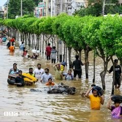तेलंगाना3सितम्बर24*आंध्र प्रदेश और तेलंगाना के कई इलाके बाढ़ से प्रभावित हैं. तेलंगाना3सितम्बर24*आंध्र प्रदेश और तेलंगाना के कई इलाके बाढ़ से प्रभावित हैं.