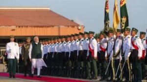 PM Modi Brunei: ब्रुनेई पहुंचे प्रधानमंत्री नरेन्द्र मोदी का शाही स्वागत, क्राउन प्रिंस ने की अगवानी* PM Modi Brunei: ब्रुनेई पहुंचे प्रधानमंत्री नरेन्द्र मोदी का शाही स्वागत, क्राउन प्रिंस ने की अगवानी*