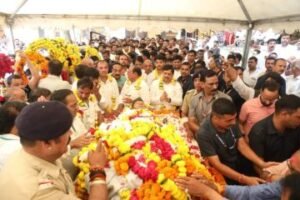 अनूपपुर4सितम्बर24*मुख्यमंत्री डॉ यादव के पिताजी के निधन पर उज्जैन पहुंचकर राज्यमंत्री (स्वतंत्र प्रभार) दिलीप जायसवाल ने शोक व्यक्त किया