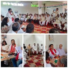 मुगलसराय04सितम्बर24*संगठनात्मक व विधानसभा उप चुनाव के मद्देनजर बैठक आयोजित की गई।