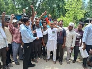 अयोध्या04सितम्बर24*इ-रिक्शा वाहन चालक ने विभिन्न मांगों को लेकर सौंपा ज्ञापन