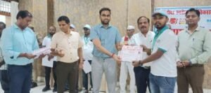 कौशाम्बी06सितम्बर24*वन स्टॉप शॉप’ योजनान्तर्गत लाभार्थियों को डीएम ने दिया प्रमाण-पत्र*