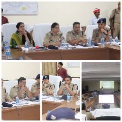 मथुरा07सितम्बर24*राधा अष्टमी के महान पर्व के उपलक्ष में वरीय पुलिस पदाधिकारी एवं अधिकारियों द्वारा समीक्षा गोष्टी आयोजित की गई