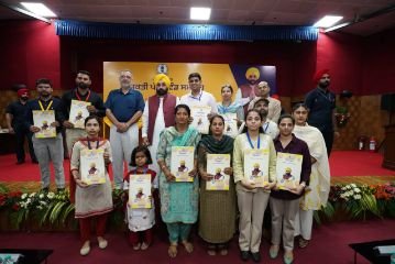 पंजाब07सितम्बर24*मिशन रोजगार के तहत विभिन्न विभागों के 293 युवक-युवतियों को वितरित किए नियुक्ति पत्र,