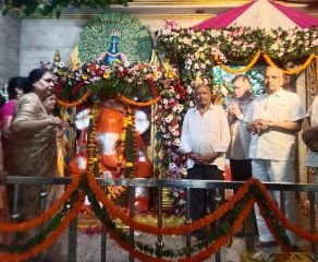 मथुरा07सितम्बर24*टकशालियान बगीची में स्थित प्राचीन मंदिर, तीन नेत्रों वाले गणपति बप्पा हैं विराजमान