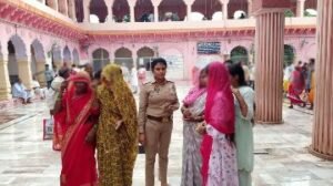 मथुरा09सितम्बर24*ऑपरेशन जागृति, नारी सुरक्षा* के तहत थाना बल्देव पुलिस ने महिलाओं व बालिकाओं को जागरूक किया