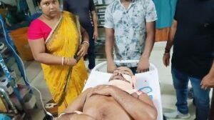 कूचबिहार09सितम्बर24*अचानक एक दोस्त ने दूसरे दोस्त की गर्दन पर पीले चाकू से वार कर दिया