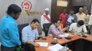 अनूपपुर10सितम्बर24*जनसुनवाई में कलेक्टर हर्षल पंचोली ने सुनी आवेदकों की समस्या