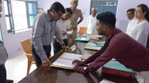 हरदोई11सितम्बर24*डीएम ने किया मल्लावां ब्लॉक का निरीक्षण, बीडीओ व लेखाकार को लगाई फटकार