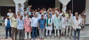 मथुरा13सितम्बर24*लगातार वारिस से पीड़ित किसानों को मुआवाजा दिलाए जाने की मांग जिलाधिकारी से की है। मथुरा13सितम्बर24*लगातार वारिस से पीड़ित किसानों को मुआवाजा दिलाए जाने की मांग जिलाधिकारी से की है।