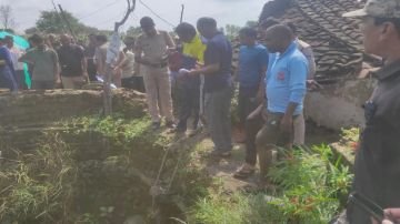 सागर15सितम्बर24*सागर में तीन महिलाओं और बच्ची के शव कुएं में मिले, सागर15सितम्बर24*सागर में तीन महिलाओं और बच्ची के शव कुएं में मिले,