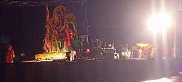 कौशाम्बी17सितम्बर24*डीजे बाजा के साथ नाचते गाते हुआ गणेश प्रतिमाओ का विसर्जन*