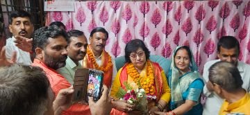 औरैया18सितम्बर24*भगवान श्रीपरशुराम न्यास एवं अखिल भारतीय ब्राह्मण एकता परिषद के पदाधिकारियों से मिली प्रभारी मंत्री*