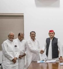 लखनऊ19सितम्बर24*झारखण्ड में होने वाले चुनाव 2024 पर सपा के राष्ट्रीय अध्यक्ष जी से वार्ता हुई।