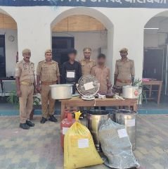 बाराबंकी20.09.2024*चोरी की 02 घटनाओं का सफल अनावरण कर 02 शातिर चोरों को किया गया गिरफ्तार,