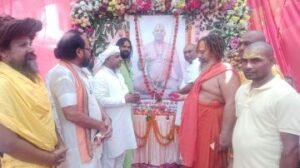 अयोध्या20सितम्बर24*बाबा भवनाथ दास के 13वीं संस्कार के उपलक्ष में भण्डारे का आयोजन किया गया